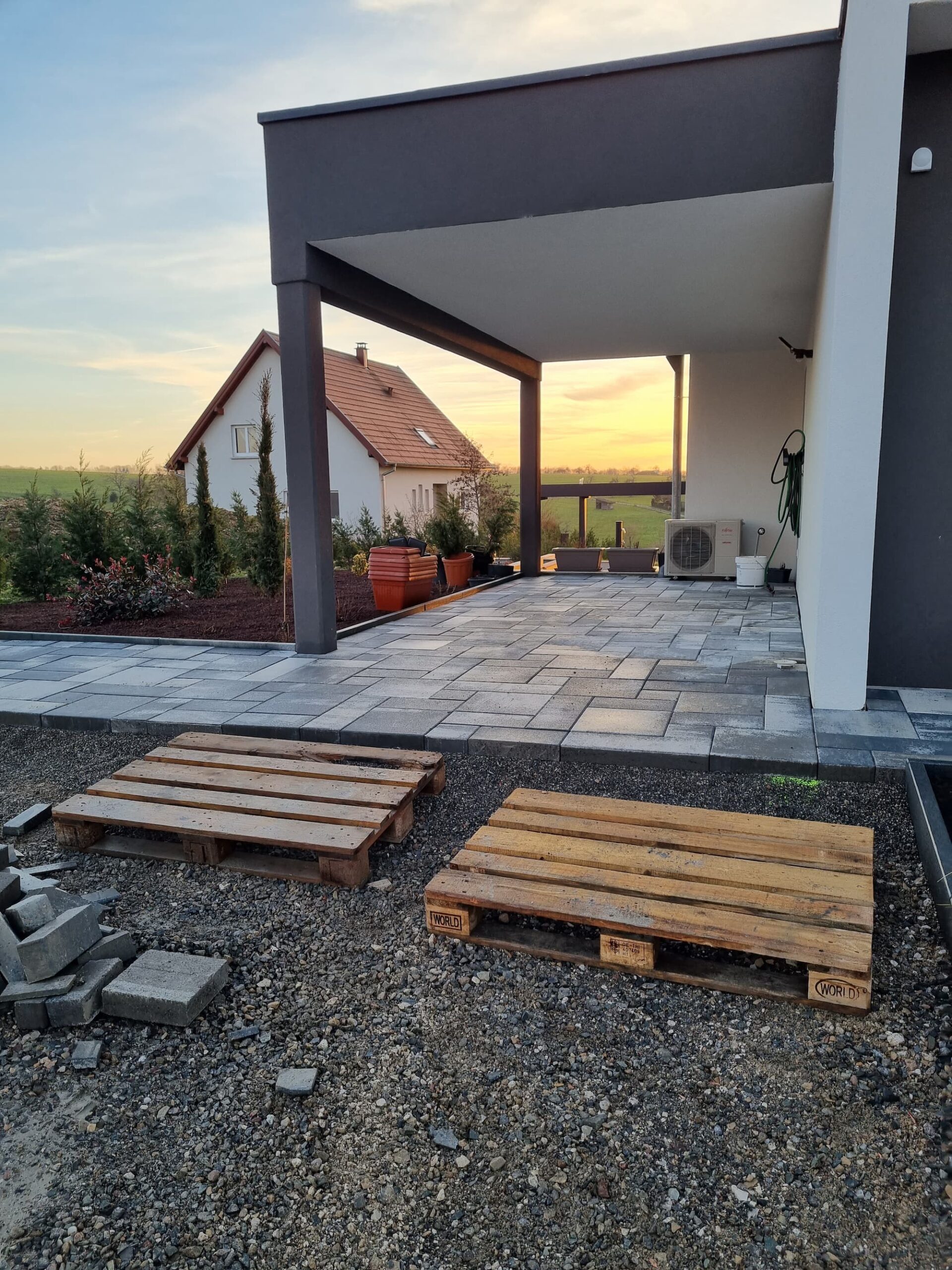PAVAGE_DALLAGE_ENROBE1 SCALED | C&B Aménagement Entreprise d’aménagement extérieur et création de murs sur mesure à côté de Saint-Louis dans le Sundgau Wittenheim 2