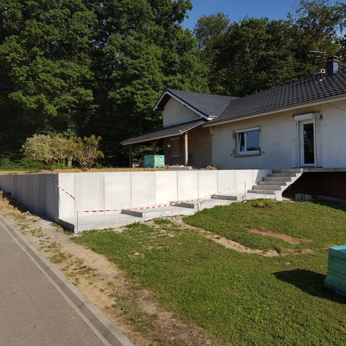 SOUTENEMENT CLOTURE18 1 675X675 | C&B Aménagement Entreprise d’aménagement extérieur et création de murs sur mesure à côté de Saint-Louis dans le Sundgau Montbéliard